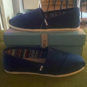 Toms Alpargata Navy Canvas - size 9
